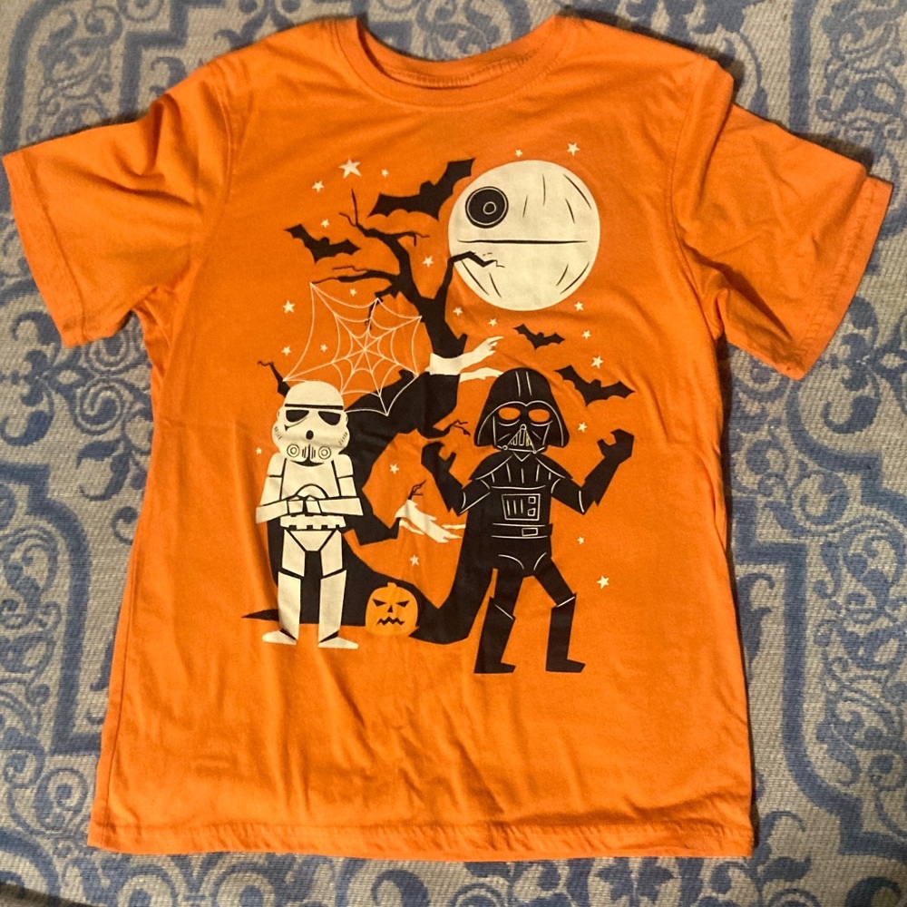 Star Wars Halloween Tee - size XXL youth - will also fit a small women’s size.